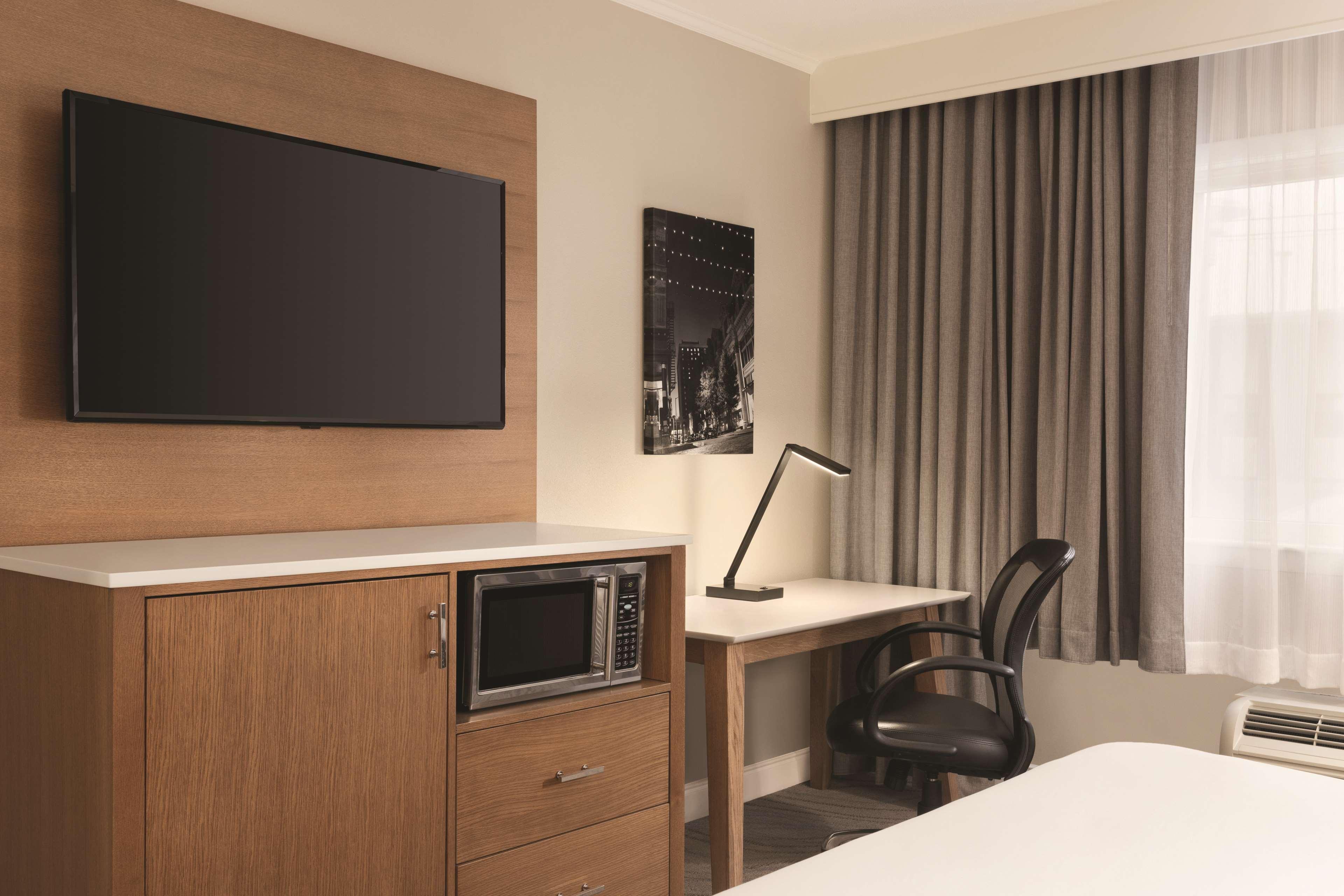 Radisson Hotel Providence Airport วอร์วิค ภายนอก รูปภาพ