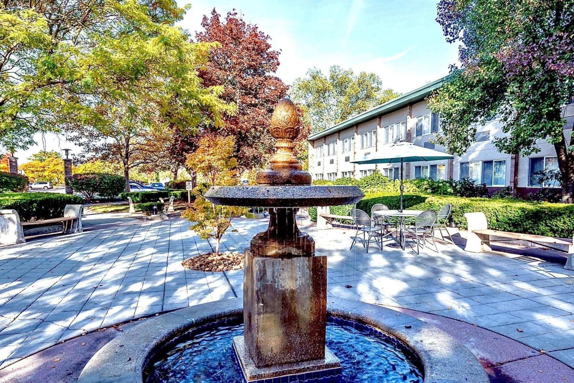 Radisson Hotel Providence Airport วอร์วิค ภายนอก รูปภาพ