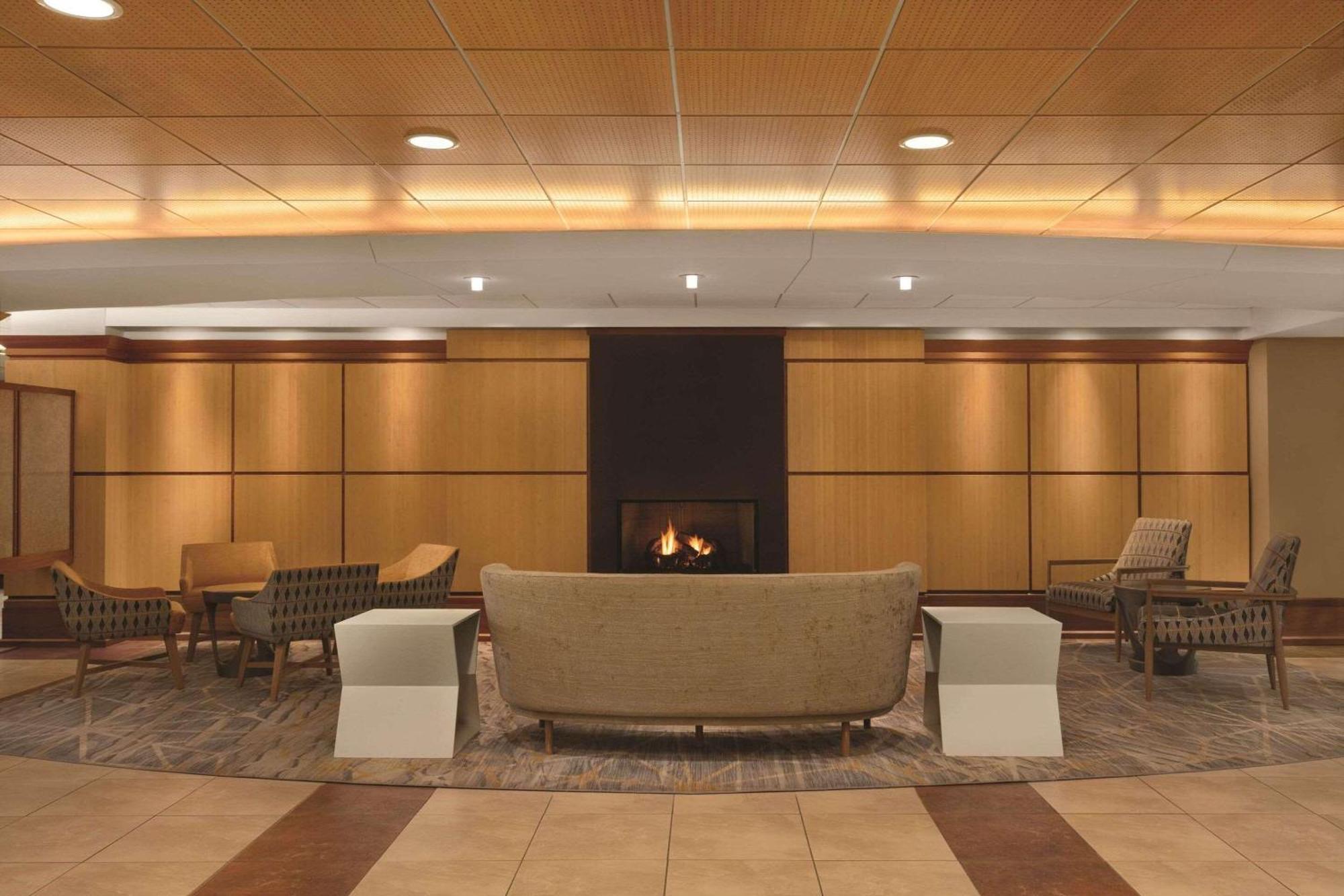 Radisson Hotel Providence Airport วอร์วิค ภายนอก รูปภาพ